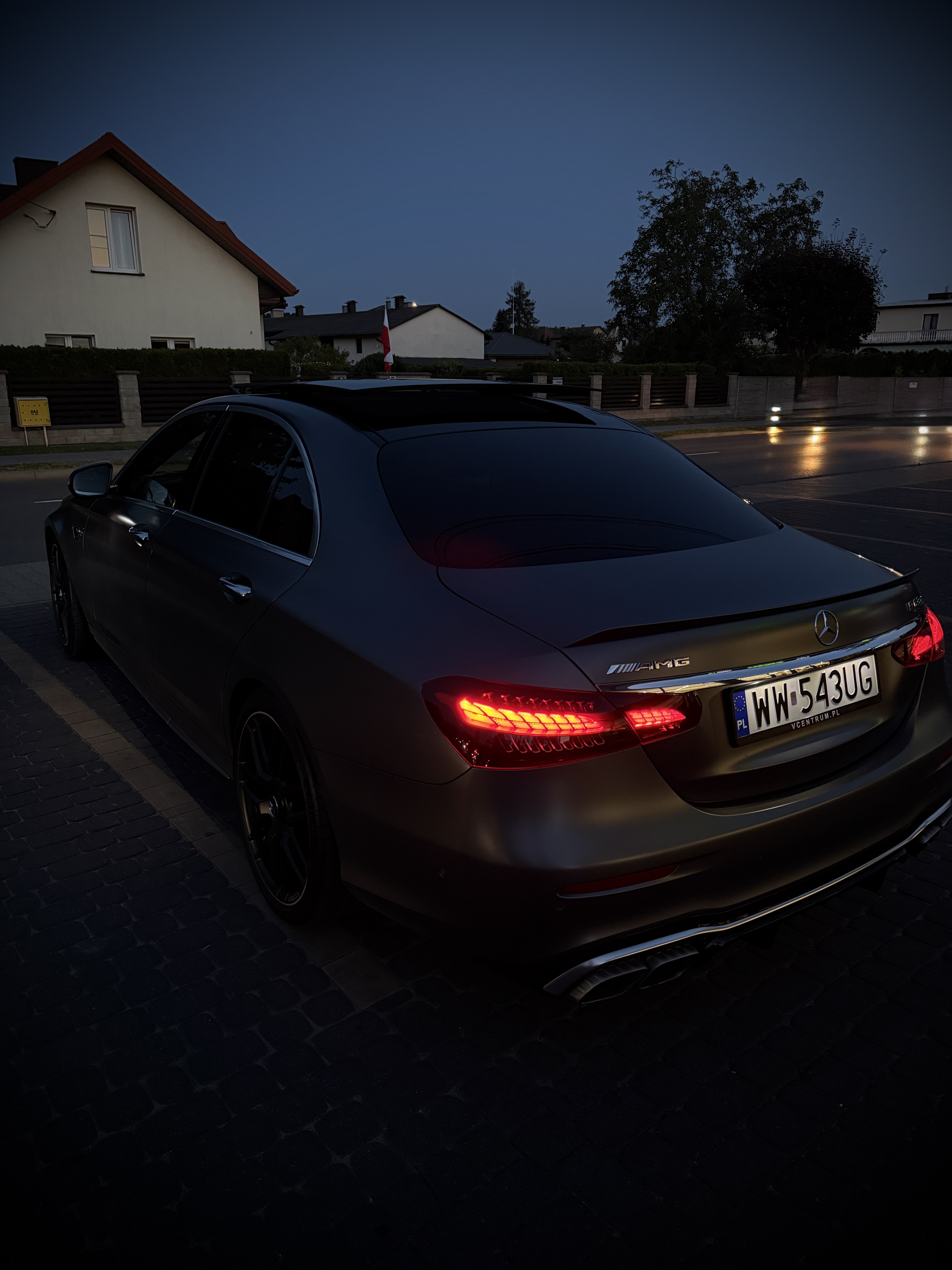Mercedes-AMG E63 S 2021 – 612 KM i 4MATIC+ — zdjęcie opisu