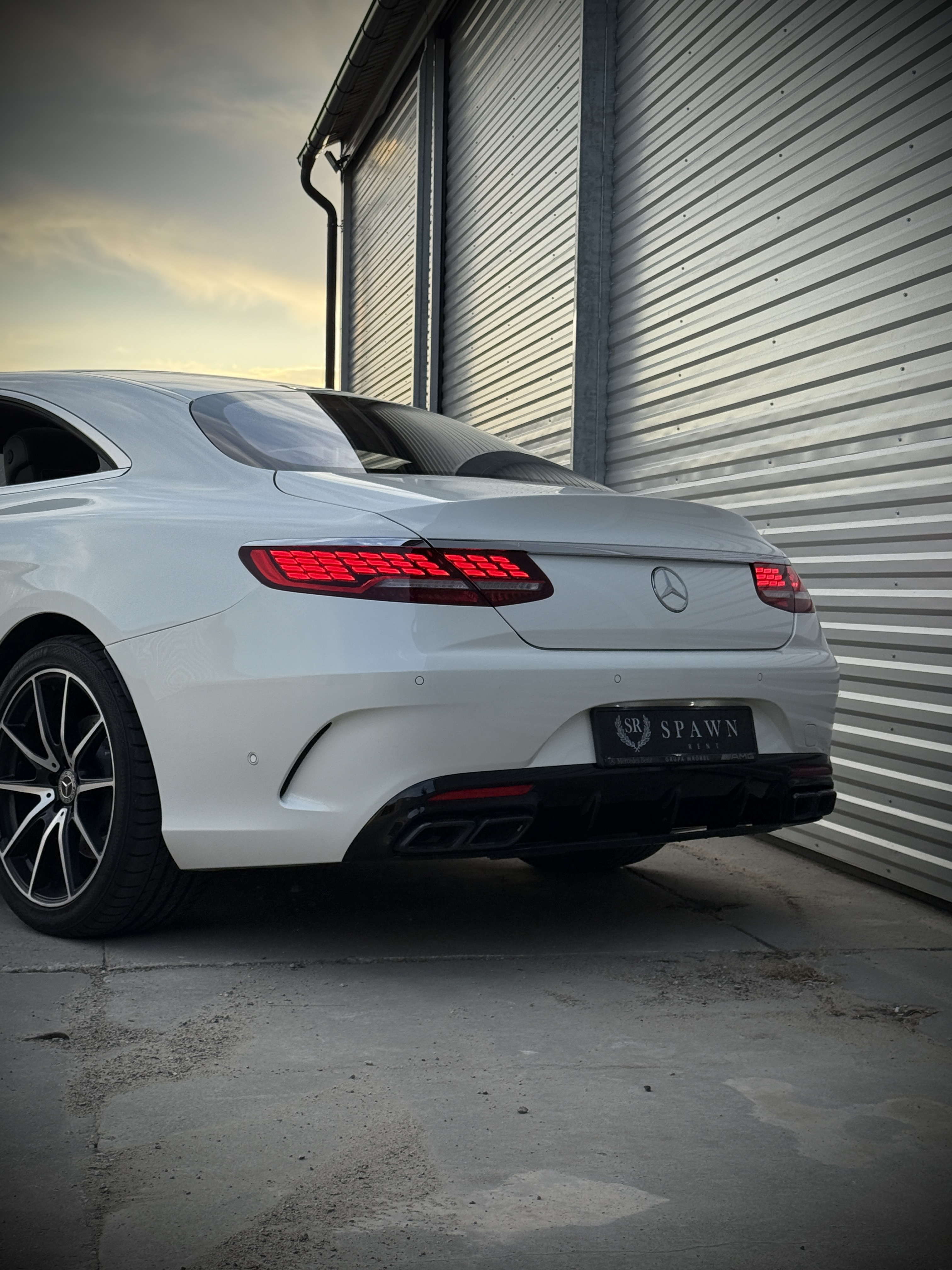 Mercedes-AMG E53 Coupé 2021 – 435 KM i styl bez kompromisów — zdjęcie opisu