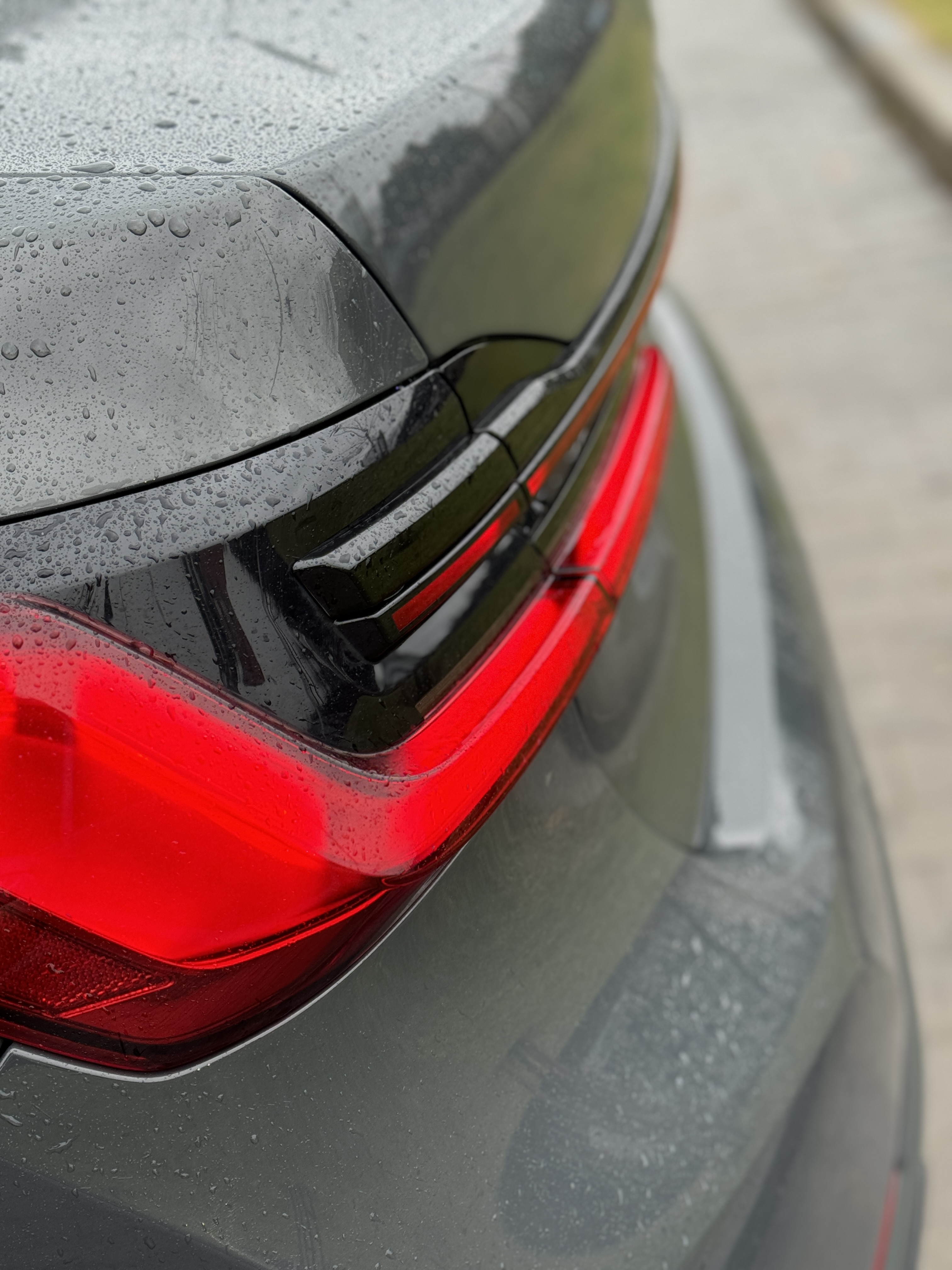 BMW 745e 2019 – Luksusowa hybryda plug-in — kluczowe cechy