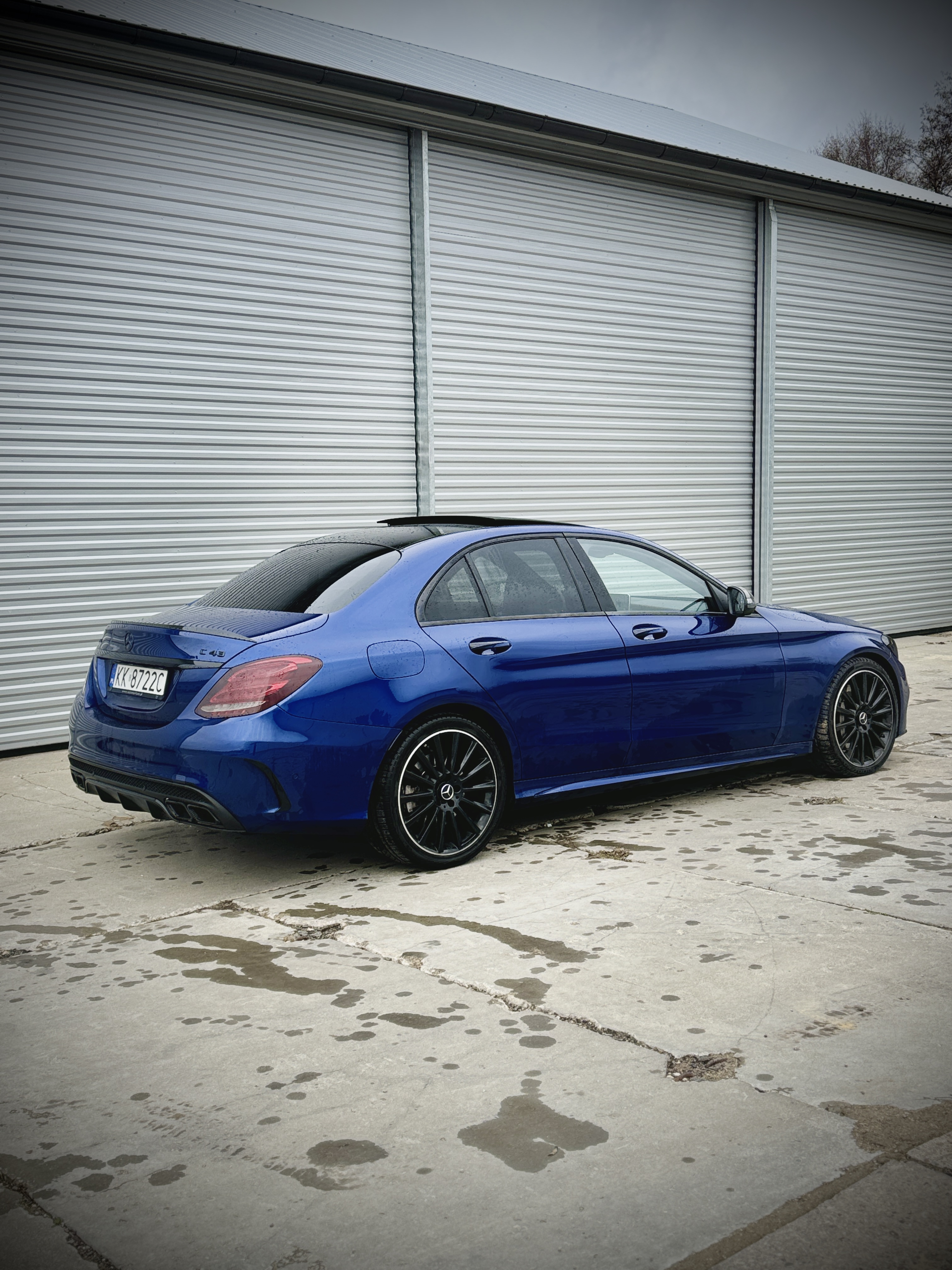 Mercedes-AMG C43 2015 – Sport i elegancja w jednym — kluczowe cechy